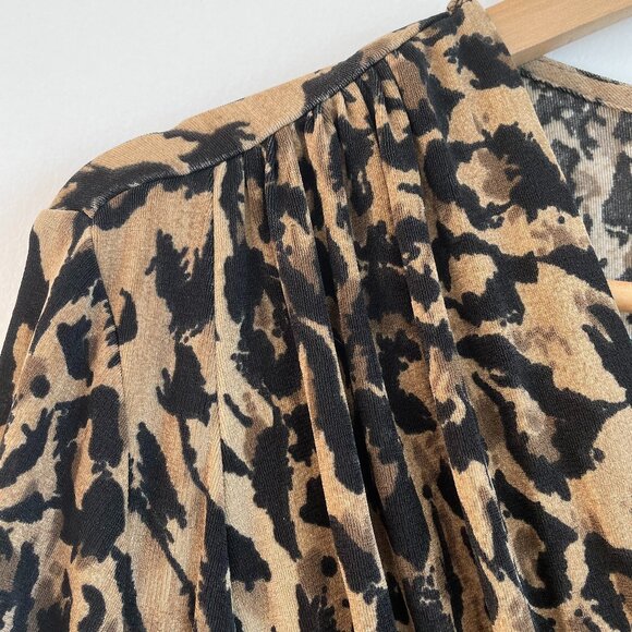 Sophisticate - Leopard Print Slinky Knit Dress - Picture 4 of 9